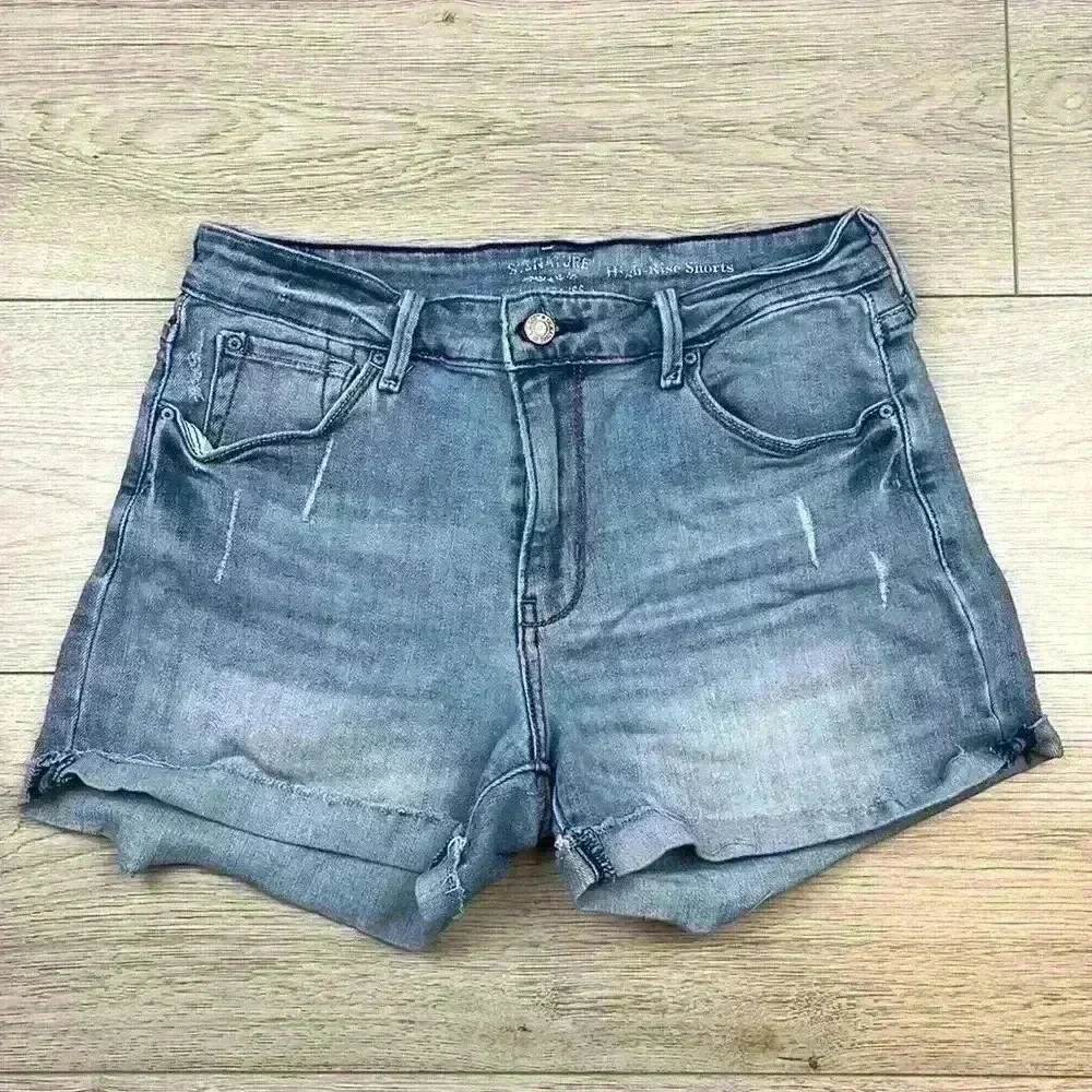 Signature Levi Strauss Jean Shorts Size 27